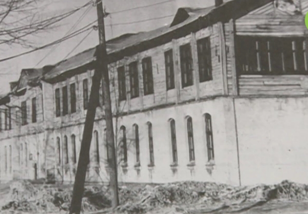 Старое здание школы № 11, куда я и отправился 1 сентября 1953 г. первый раз в первый класс.