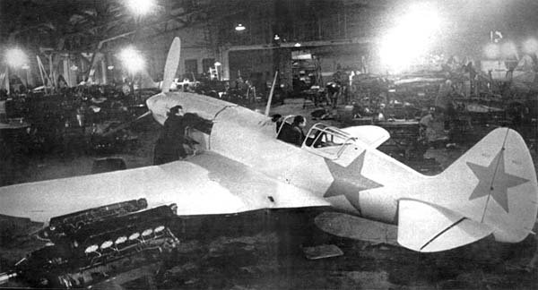 Сборка самолета МИГ-3